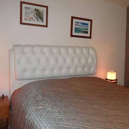 Sunshine Apts, Two Bedroom , Free Internet, No 3 Ajía Nápa Kültér fotó