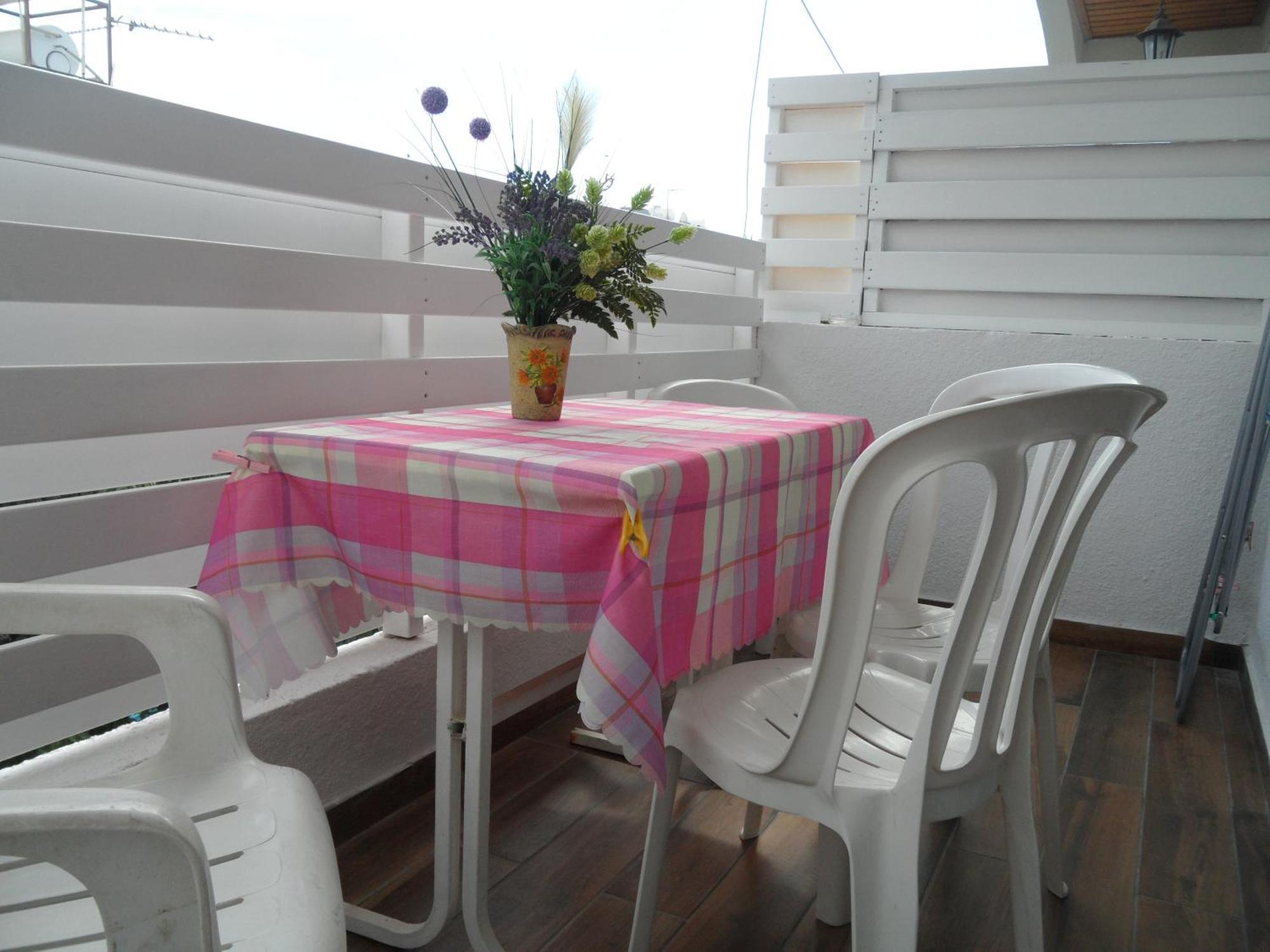 Sunshine Apts, Two Bedroom , Free Internet, No 3 Ajía Nápa Kültér fotó