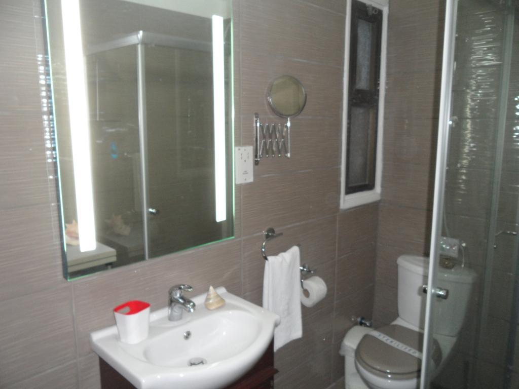 Sunshine Apts, Two Bedroom , Free Internet, No 3 Ajía Nápa Kültér fotó