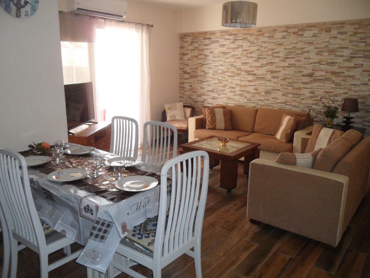 Sunshine Apts, Two Bedroom , Free Internet, No 3 Ajía Nápa Kültér fotó