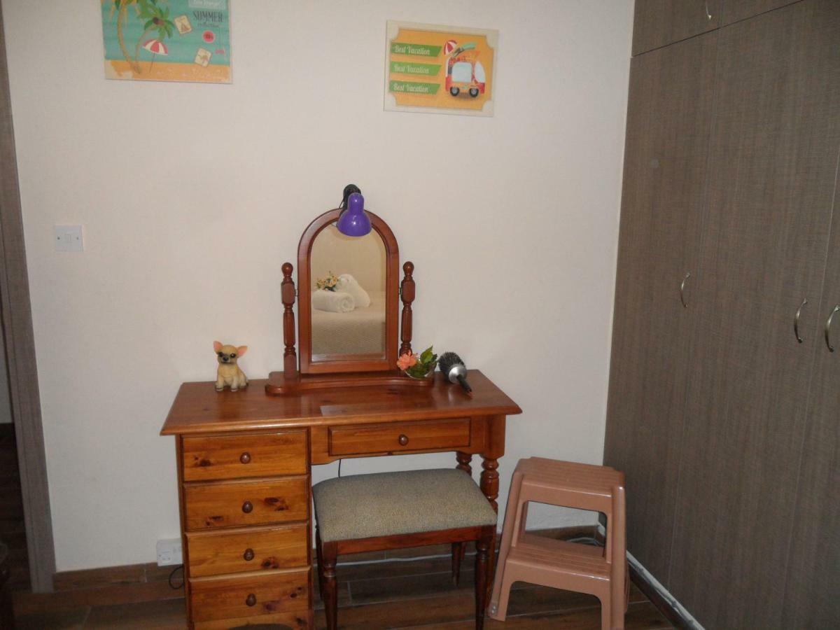 Sunshine Apts, Two Bedroom , Free Internet, No 3 Ajía Nápa Kültér fotó